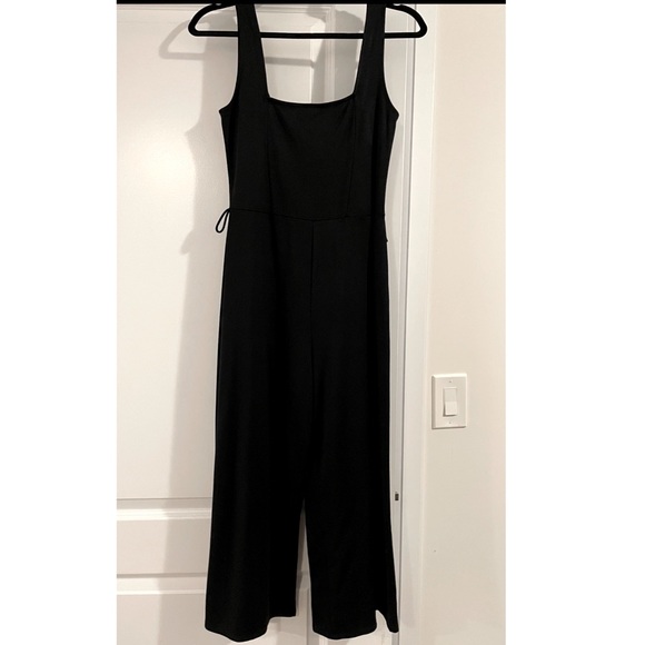 Brand new dressy Black wide leg jumpsuit with gold zipper back from Forever 21 - Picture 1 of 2